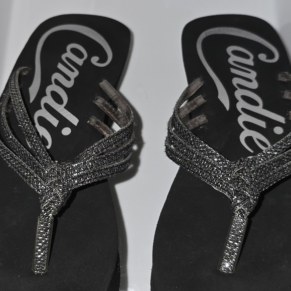 Candies: Braided, Strappy Wedge Thong Sandals, Black w/Silvery Bling, Size: 9/10 - Picture 4 of 11
